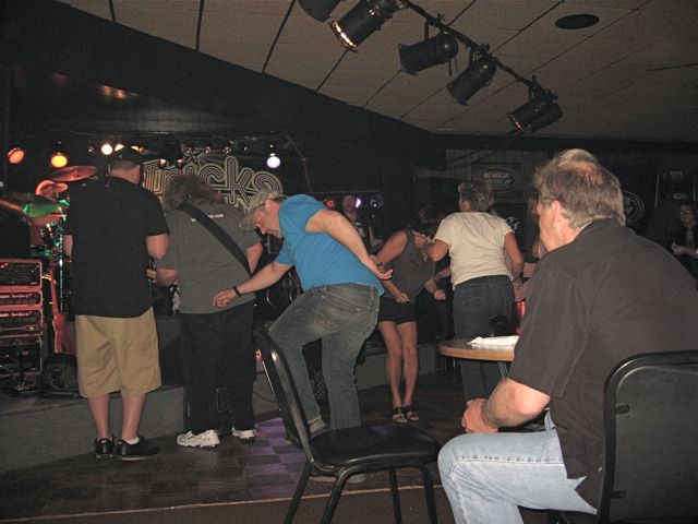 4-10 Hilliards Corner Lounge